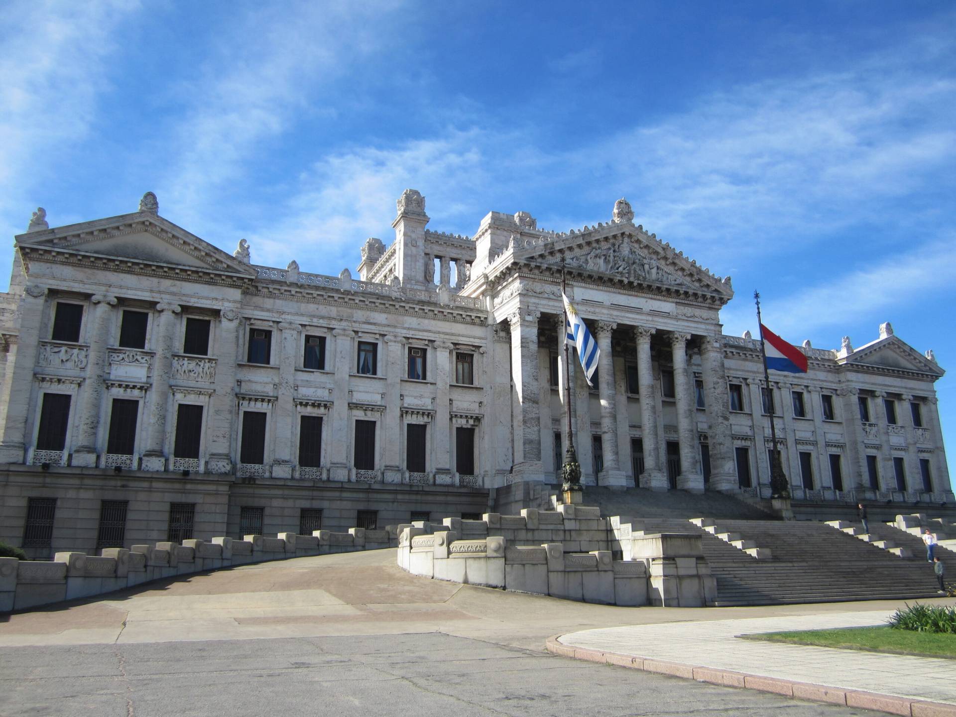 The Palacio Legislativo in Montevideo, the capital of Uruguay. (Credit: Wikimedia.)