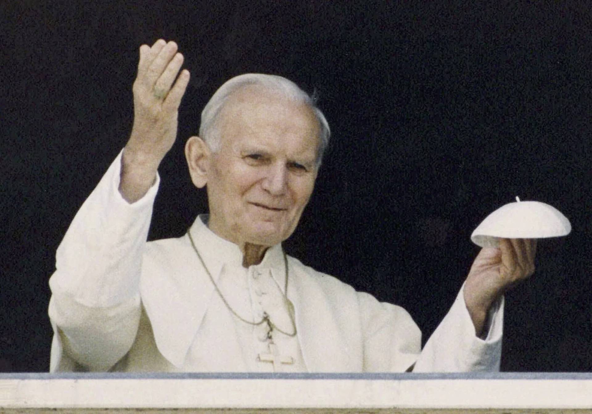 Pope John Paul II at the Gemelli Hospital in Rome, Italy on July 26, `992. (Credit: AP.)