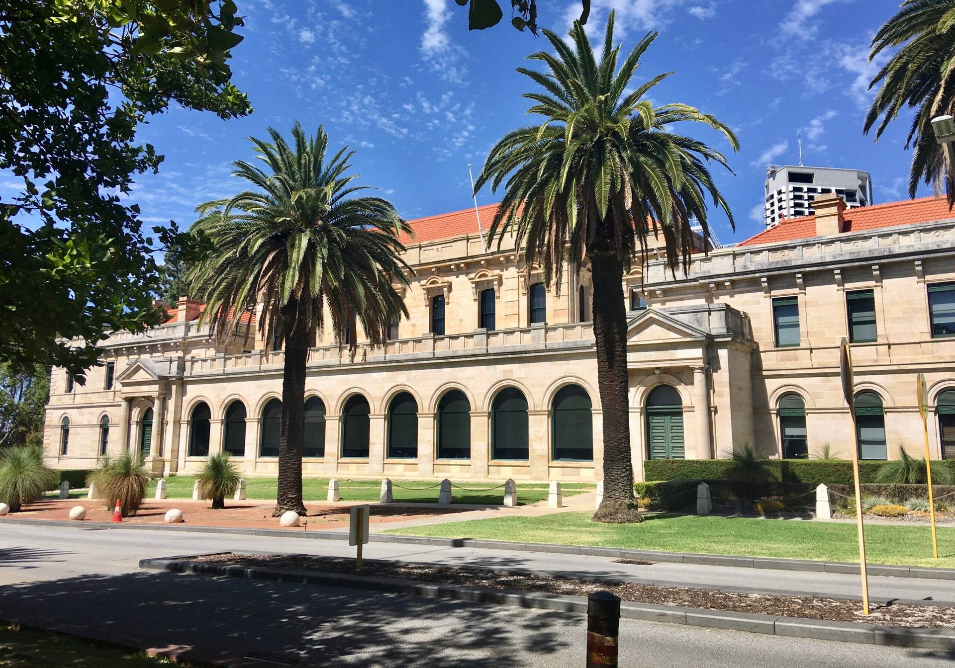 West side of Parliament House, Perth, Western Australia. (Credit: Steelkamp/Wikipedia.)